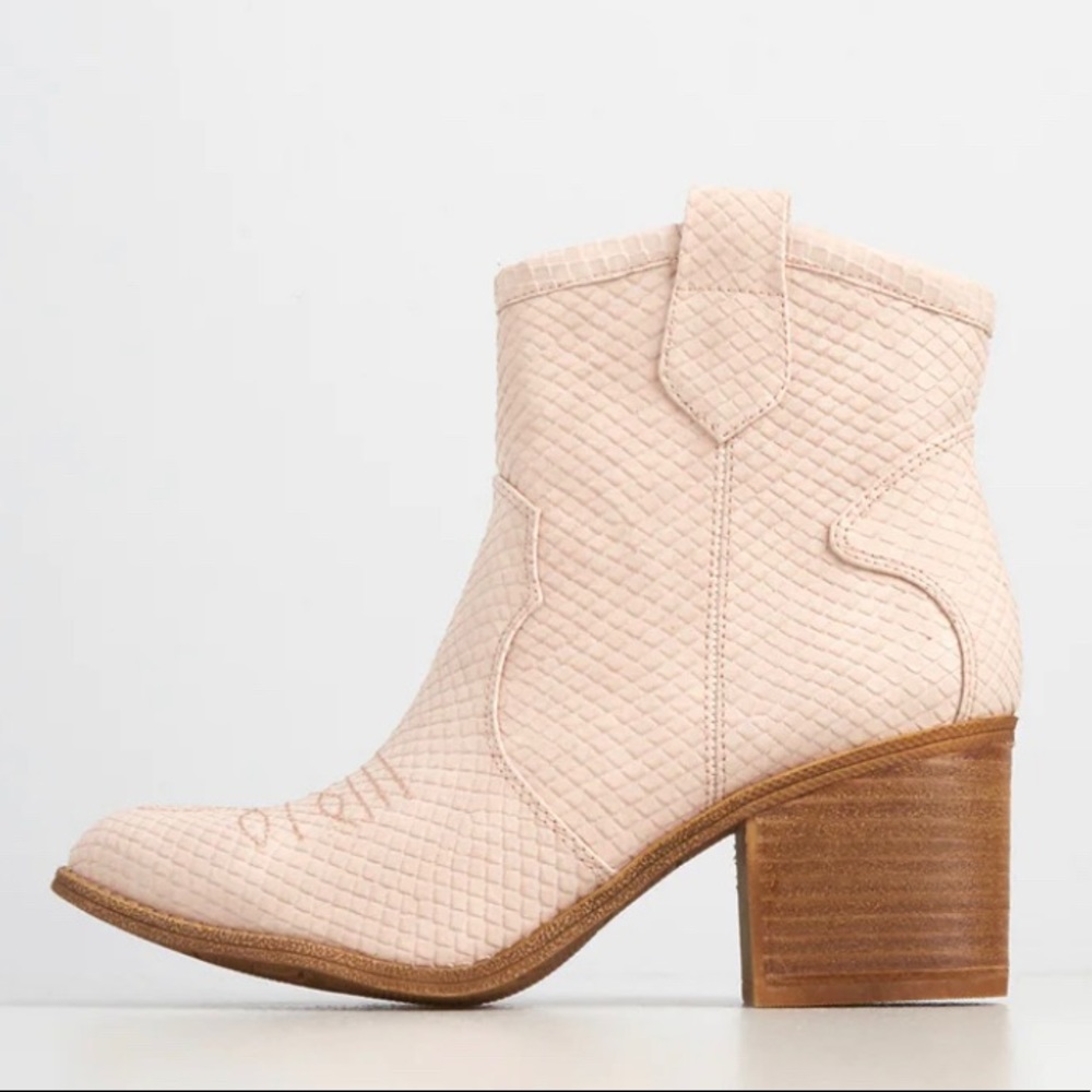 Dirty Laundry Cowboy Boots